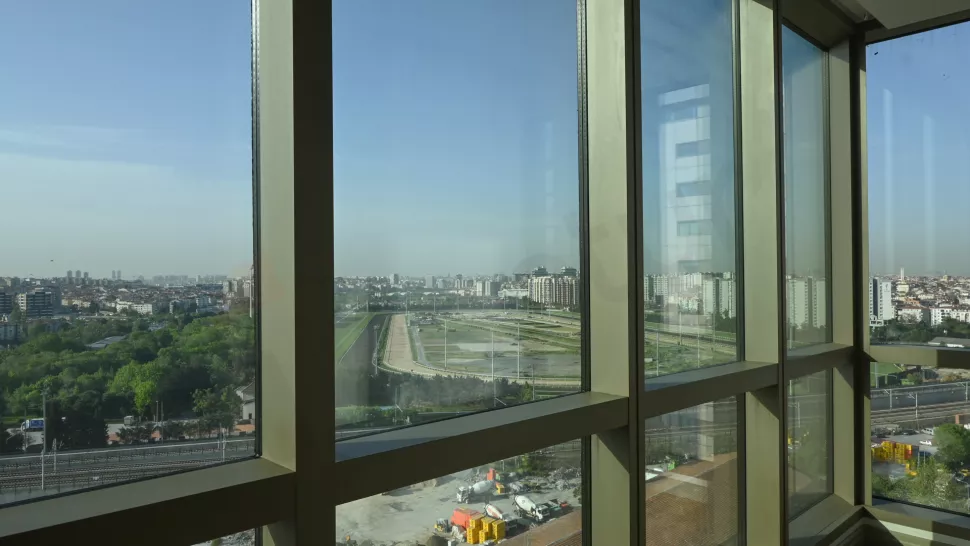 Недвижимость в Стамбуле: продаётся 3-комнатная квартира 171 м² на первой линии у моря