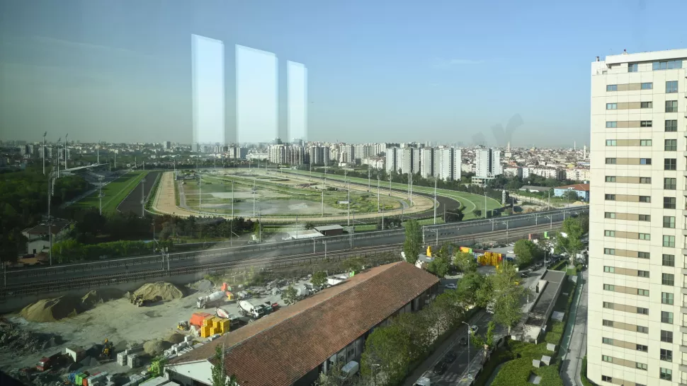Недвижимость в Стамбуле: продаётся 3-комнатная квартира 171 м² на первой линии у моря