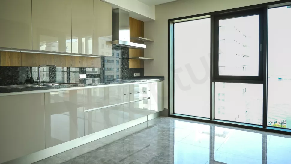 Недвижимость в Стамбуле: продаётся 5-комнатная квартира 310 м² на первой линии у моря
