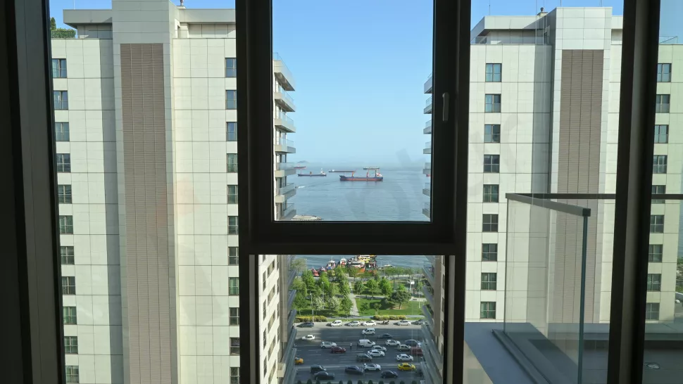 Недвижимость в Стамбуле: продаётся 5-комнатная квартира 310 м² на первой линии у моря