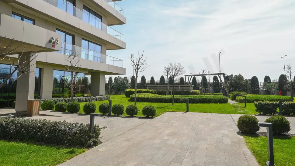 Недвижимость в Стамбуле: продаётся 5-комнатная квартира 310 м² на первой линии у моря