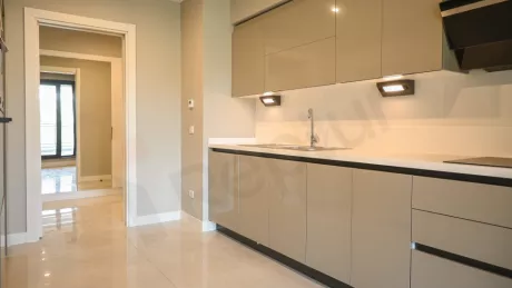 Продается современная 5-ти комн. квартира от застройщика в новом комплексе
