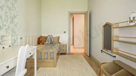 Продаётся 3-х спальная квартира в новостройке, площадью 175 м², на 1-м этаже