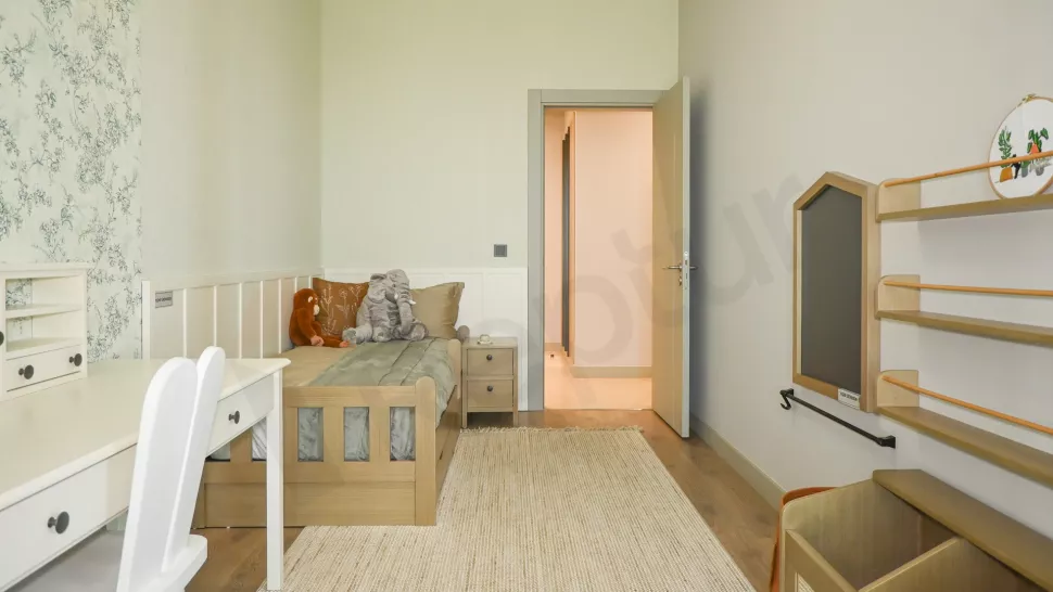 Продаётся 3-х спальная квартира в новостройке, площадью 175 м², на 1-м этаже