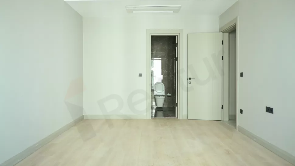 Продаётся 4-ком. квартира площадью 178 м² на 27-ом этаже от застройщика