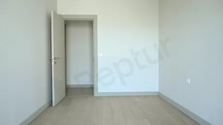 Продаётся 4-комнатная, 172 м², на 5-м этаже, район Бахчешехир, эконом-класс