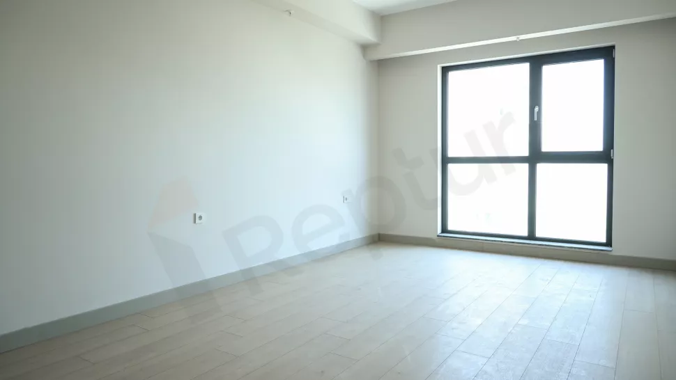 Продаётся 4-комнатная, 172 м², на 5-м этаже, район Бахчешехир, эконом-класс