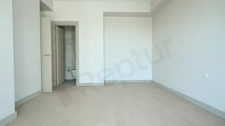 Продаётся 4-комнатная, 172 м², на 5-м этаже, район Бахчешехир, эконом-класс
