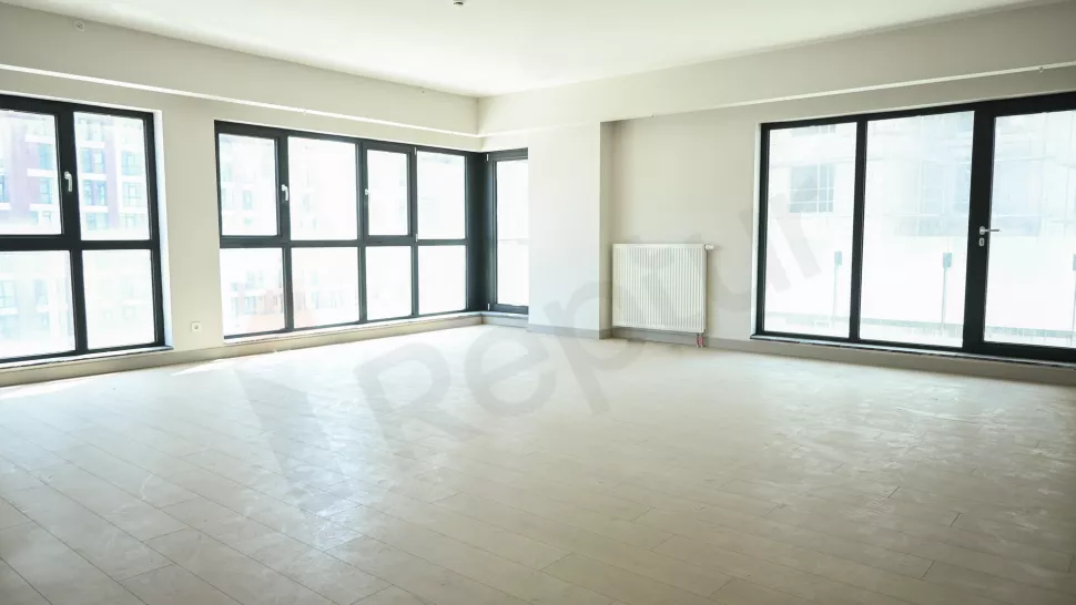 Продаётся 5-комнатная, 221 м², на 2-м этаже, район Бахчешехир, эконом-класс