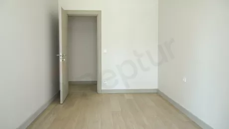 Продаётся 5-комнатная, 221 м², на 2-м этаже, район Бахчешехир, эконом-класс