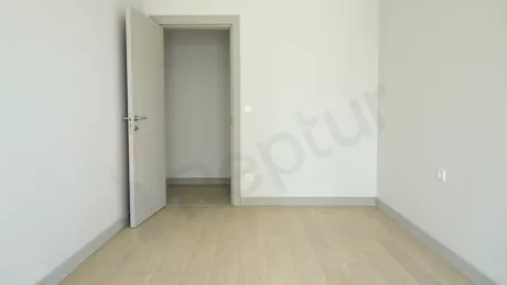 Продаётся 5-комнатная, 221 м², на 2-м этаже, район Бахчешехир, эконом-класс