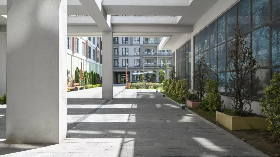 Продаётся 5-комнатная, 247 м², на 16-м этаже, район Бахчешехир, эконом-класс