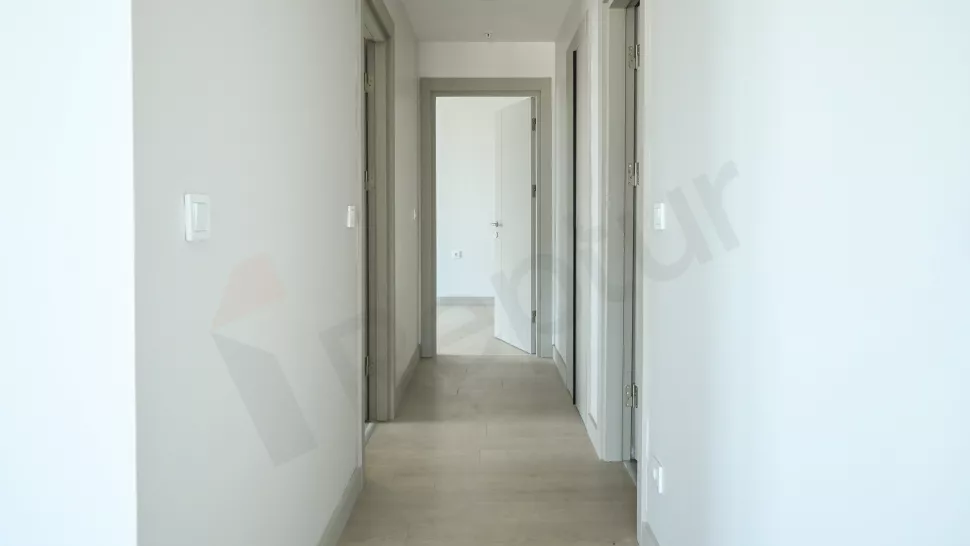 Продаётся 5-комнатная, 247 м², на 16-м этаже, район Бахчешехир, эконом-класс