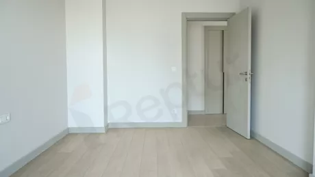 Продаётся 5-комнатная, 247 м², на 16-м этаже, район Бахчешехир, эконом-класс