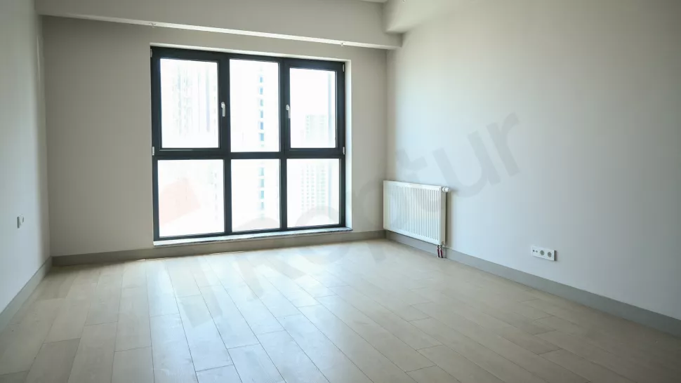 Продаётся 5-комнатная, 247 м², на 16-м этаже, район Бахчешехир, эконом-класс