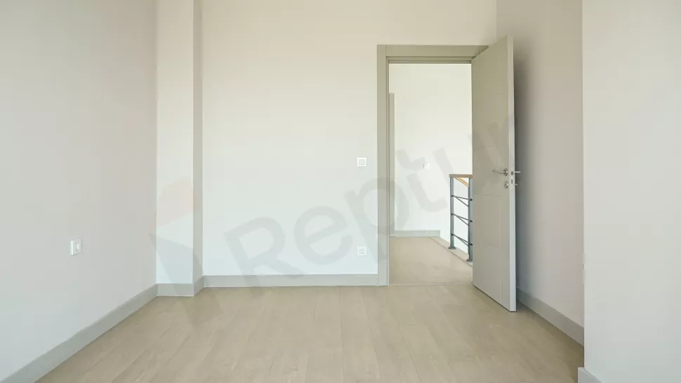 Продаётся 6-комнатная, 283 м², на 16-м этаже, район Бахчешехир, эконом-класс