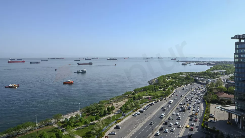 Продаётся 6-комнатная квартира у моря на первой линии — Стамбул, премиум-класс