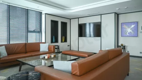 Продаётся эксклюзивная 2-ком. кв., 100 м², на 31-м этаже при отеле