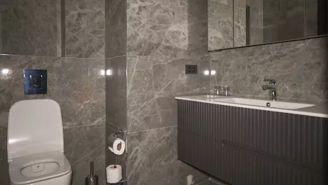 Продаётся эксклюзивная 2-ком. кв., 100 м², на 31-м этаже при отеле