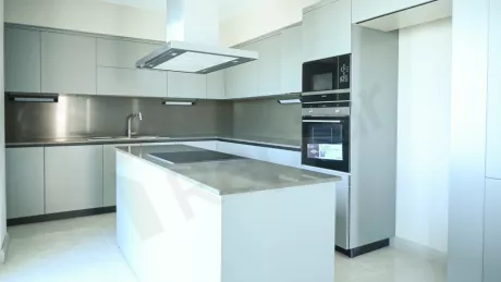 Продаётся пентхаус площадью 361 м² с огромной террасой на 32-м этаже – панорамный вид на город