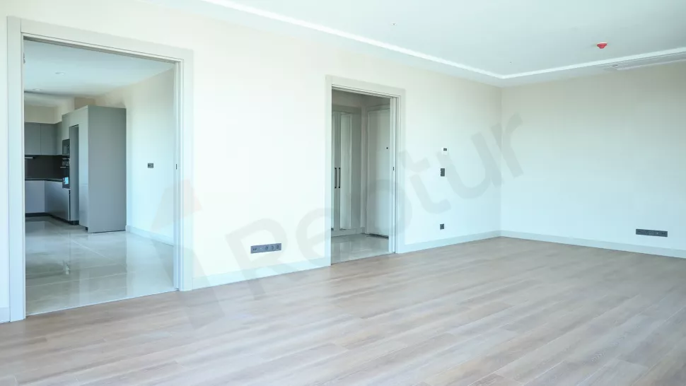 Продаётся пентхаус площадью 361 м² с огромной террасой на 32-м этаже – панорамный вид на город