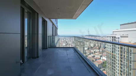 Продаётся пентхаус площадью 361 м² с огромной террасой на 32-м этаже – панорамный вид на город