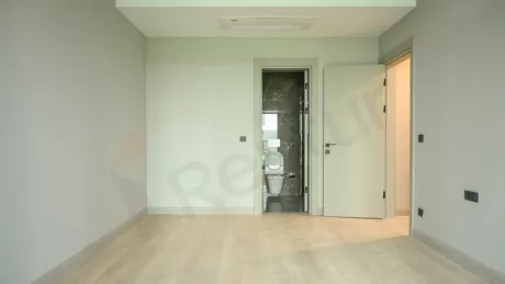 Продаётся просторная 4-комнатная квартира площадью 175 м² на 2-м этаже в районе Умрание – комфорт и уют