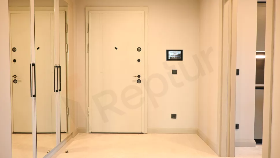 Продаётся просторная 4-комнатная квартира площадью 175 м² на 2-м этаже в районе Умрание – комфорт и уют