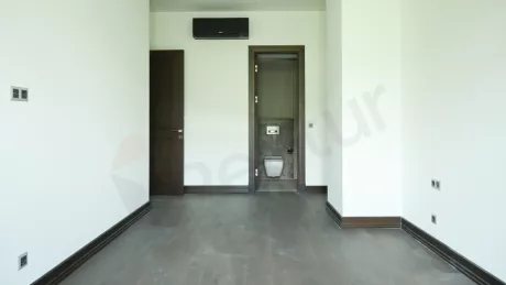 Продаётся 4-х ком. квартира на 3-м этаже, в новостройке бизнес-класса, в центре города