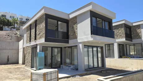 Вилла у моря с приватным садом и бассейном — рядом с Мариной Гюллюк